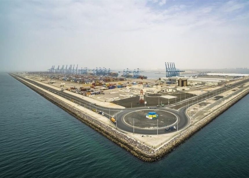 إيران تعلن توقف جميع الموانئ العربية في الخليج عن العمل