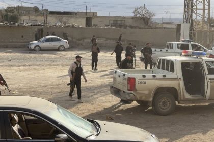 أربعة قتلى في هجوم لداعش على سيارة للجيش السوري بريف الحسكة