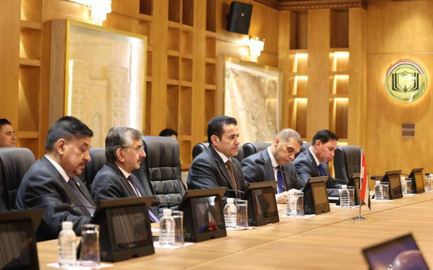 مستشار الامن القومي يؤكد موقف العراق الثابت برفض استخدام أراضيه منطلقاً لأي أعمال عدائية