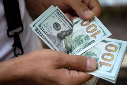 استقرار سعر الصرف في الأسواق المحلية: 154.750 ديناراً مقابل كل 100 دولار