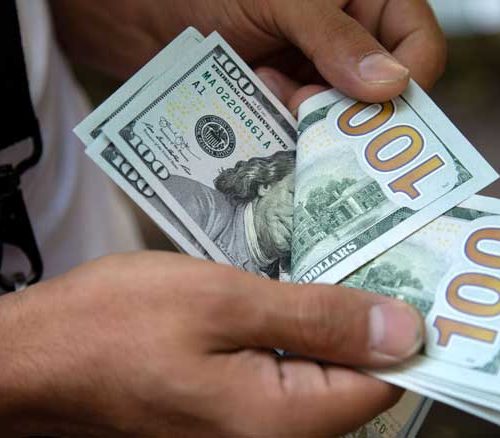 استقرار سعر الصرف في الأسواق المحلية: 154.750 ديناراً مقابل كل 100 دولار