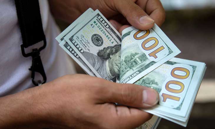استقرار سعر الصرف في الأسواق المحلية: 154.750 ديناراً مقابل كل 100 دولار