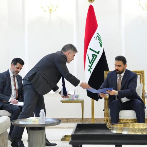 الزيدي وسفير الاتحاد الأوروبي يؤكدان أهمية تكثيف العمل المشترك لتحقيق الاستقرار والتنمية