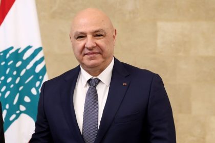 الرئيس اللبناني يهنئ الزيدي ويؤكد أهمية استمرار التعاون بين البلدين بمختلف المجالات