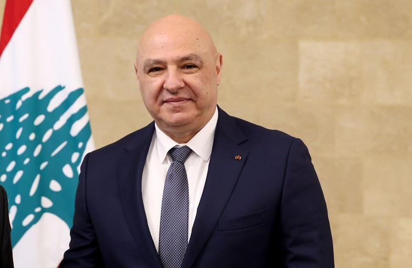 الرئيس اللبناني يهنئ الزيدي ويؤكد أهمية استمرار التعاون بين البلدين بمختلف المجالات