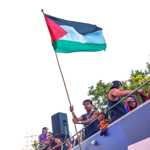 وزير إسباني: يامال يتحدى الهمجية والدفاع عن النساء والأطفال ليس كراهية
