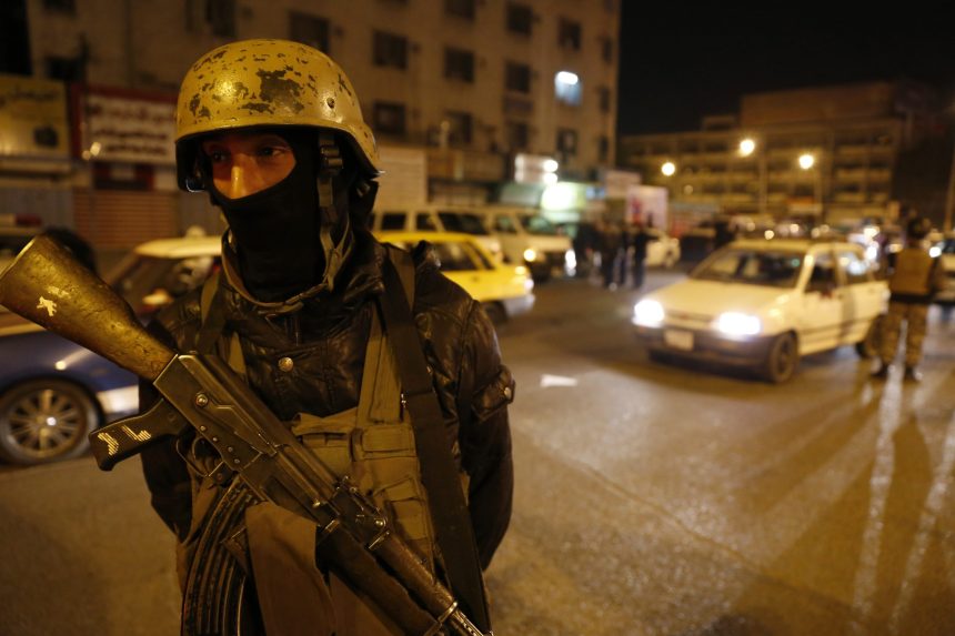 قوة أمنية تعتقل متهمين قاما باغتصاب طفلة تولد 2015 في منطقة سويب ببغداد