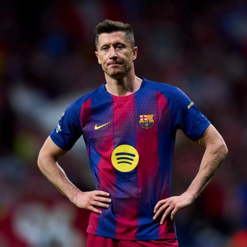 رسميا.. ليفاندوفسكي يعلن رحيله عن برشلونة