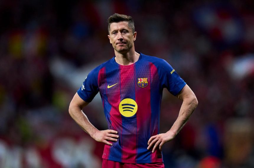 رسميا.. ليفاندوفسكي يعلن رحيله عن برشلونة