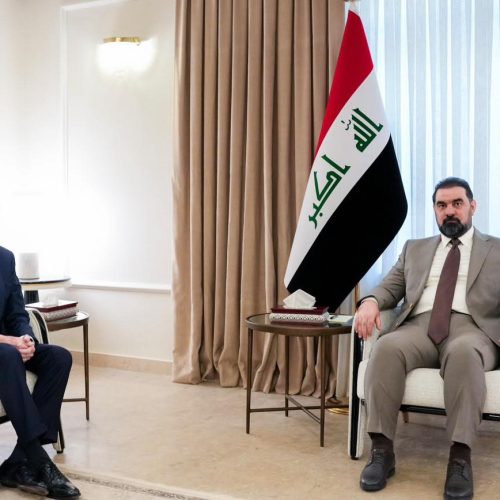 رئيس البرلمان يبحث مع بترايوس الأوضاع في العراق وتطورات الأحداث الإقليمية والدولية