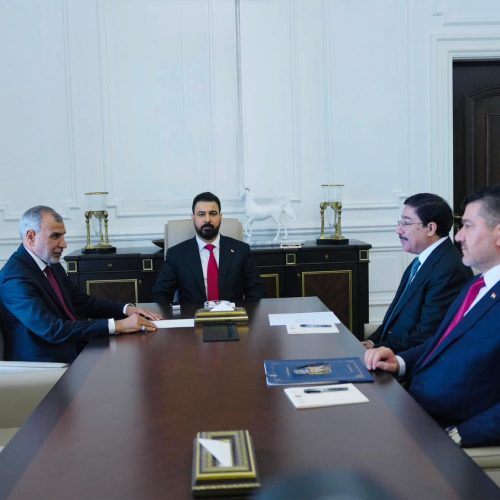 الزيدي يؤكد أهمية تحقيق الاستقرار المالي وضرورة التنسيق بين البنك المركزي ووزارة المالية