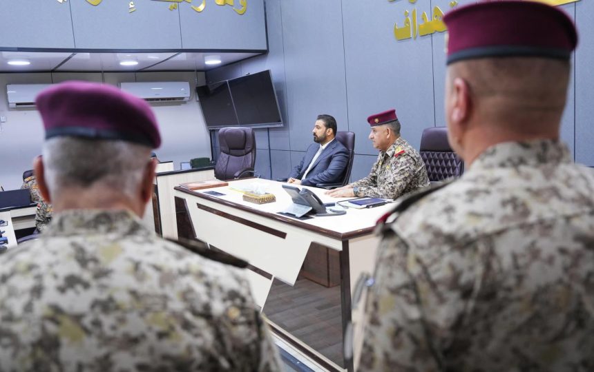 الزيدي يؤكد حرص الحكومة على تأمين الدعم للمؤسسة الأمنية بجميع تشكيلاتها