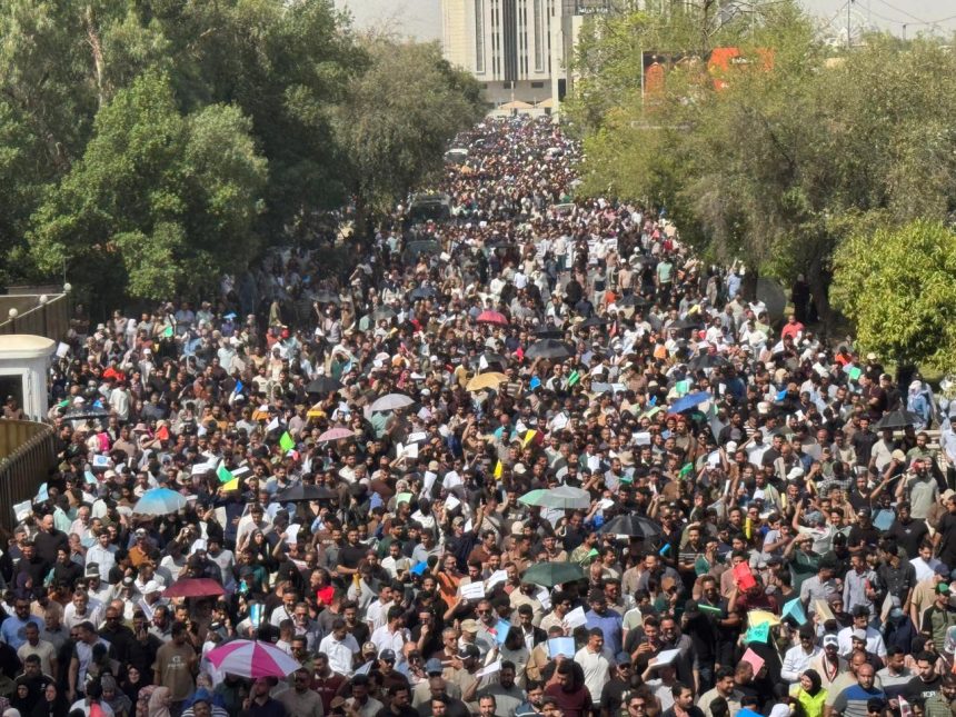 الخريجون القدامى يتظاهرون في بغداد للمطالبة بالتعيينات
