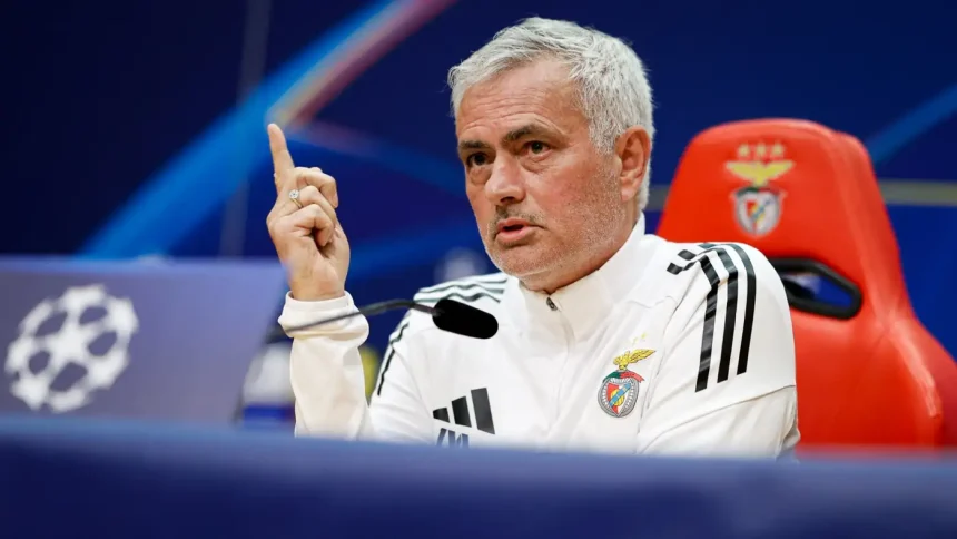 مورينيو يبلغ بنفيكا برحيله للتوقيع مع ريال مدريد