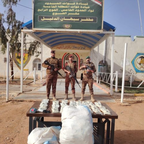قوات الحدود تحبط محاولتي تهريب عبر بالونات هوائية تحمل نحو (325) ألف حبة مخدرة
