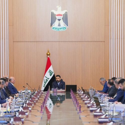 الحكومة العراقية تستنكر الاعتداءات بالطائرات المسيرة التي استهدفت السعودية