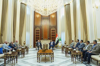 السامرائي والنجيفي يؤكدان أهمية تعزيز التفاهم والتنسيق بين القوى السياسية لدعم الاستقرار