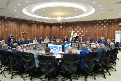 الزيدي يجري زيارة إلى وزارة النفط ويترأس اجتماعاً للكادر المتقدم بالوزارة