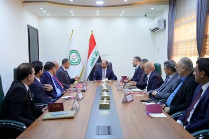 وزير الصناعة والمعادن يباشر مهامَّ عمله وزيرا للشباب والرياضة وكالة