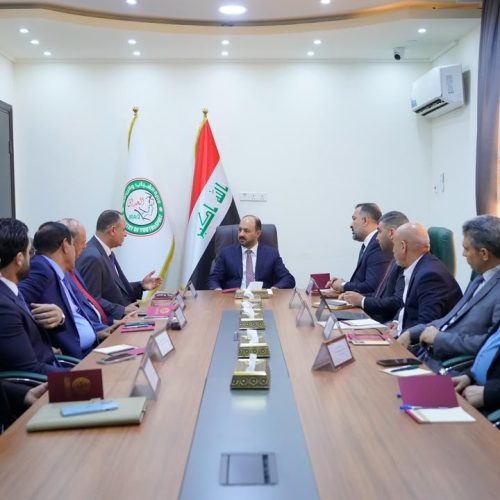 وزير الصناعة والمعادن يباشر مهامَّ عمله وزيرا للشباب والرياضة وكالة