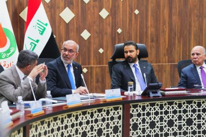 الزيدي يوجه بمتابعة ملف رفع حجم الصادرات النفطية وتنويع منافذ التصدير
