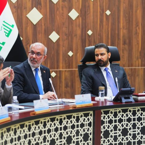 الزيدي يوجه بمتابعة ملف رفع حجم الصادرات النفطية وتنويع منافذ التصدير