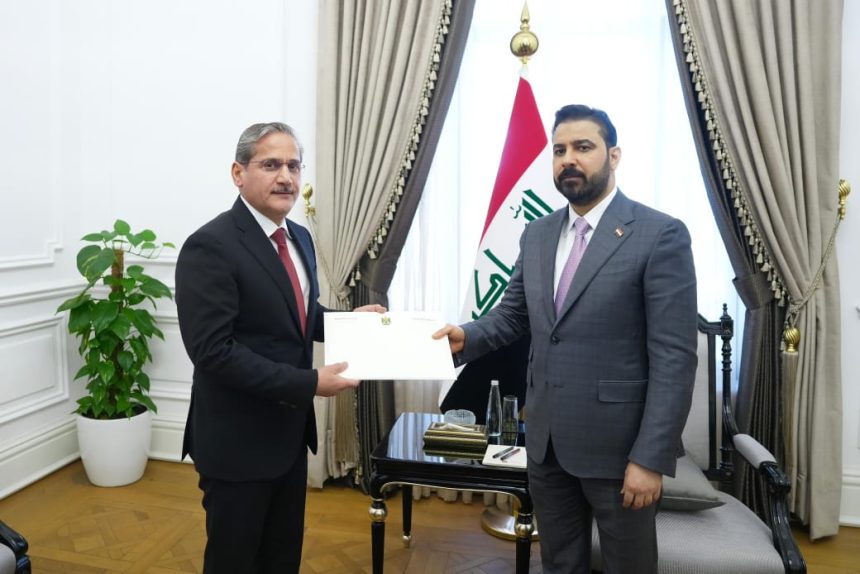 الزيدي يكشف عن ذمته المالية ويسلمها إلى رئيس هيئة النزاهة