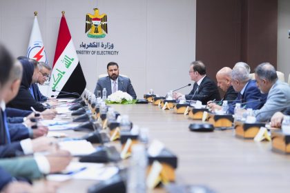 الزيدي يوجه وزارة الكهرباء بزيادة ساعات التجهيز وتقليل انقطاع التيار وتخفيف الأحمال