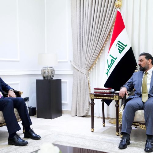 رئيس البرلمان يهنئ يحيى المحمدي بتكليفه بمهام رئيس ديوان رئاسة الجمهورية