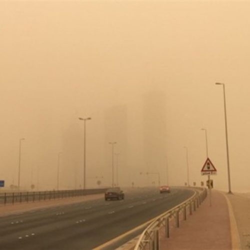 العراق يستقبل العيد بارتفاع بدرجات الحرارة وتصاعد الغبار