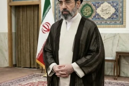 المرشد الإيراني: الولايات المتحدة لن يكون لديها ملاذ آمن لنشر الشر ولإنشاء قواعدها العسكرية في المنطقة