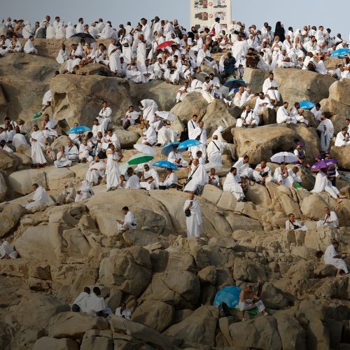 اكتمال تصعيد جميع الحجاج إلى مشعر عرفات
