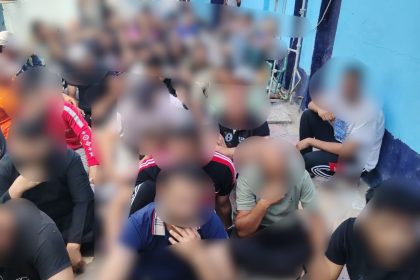 الداخلية: تنفيذ حملة أمنية في البتاوين والقبض على 93 مخالفاً لشروط الإقامة