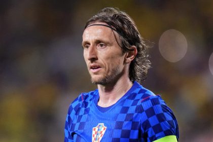مودريتش يتلقى عرضًا للعودة إلى ريال مدريد