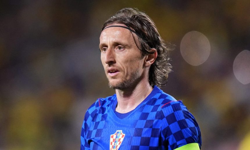 مودريتش يتلقى عرضًا للعودة إلى ريال مدريد