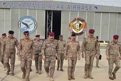 رئيس أركان الجيش يصل إلى صحراء السماوة