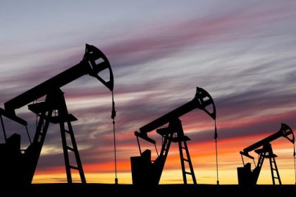 قفزة في اسعار النفط بعد إعلان إيران استهداف قاعدة جوية أمريكية