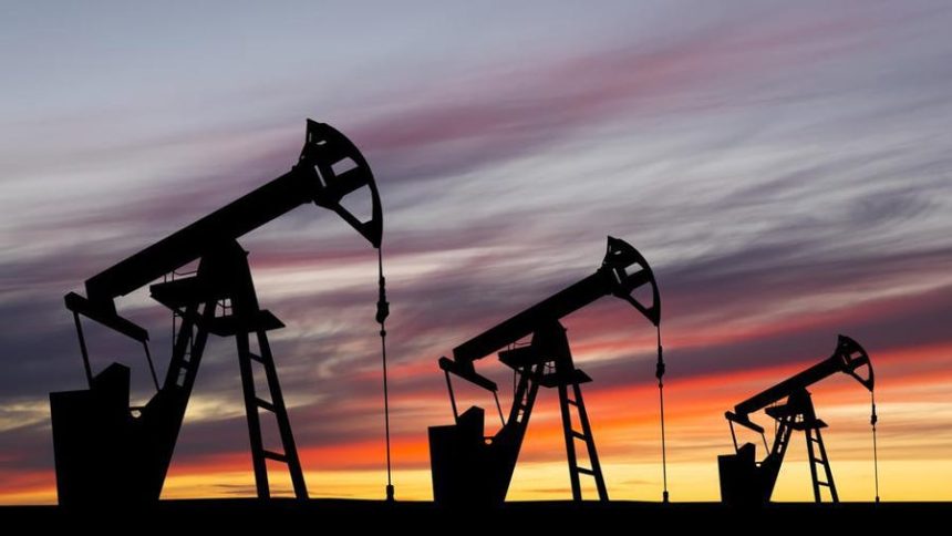 قفزة في اسعار النفط بعد إعلان إيران استهداف قاعدة جوية أمريكية