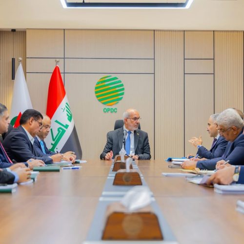 وزير النفط: المصافي تعمل بطاقتها الإنتاجية الكاملة لتأمين احتياجات المواطنين