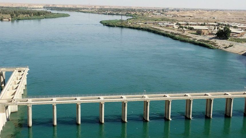 شرطة الأنبار تعلن رفع جاهزيتها لمواجهة احتماليات مخاطر الفيضانات في القائم