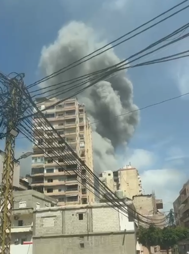 بالفيديو.. استمرار الغارات الإسرائيلية على مدينة صور جنوبي لبنان