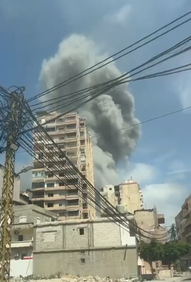 بالفيديو.. استمرار الغارات الإسرائيلية على مدينة صور جنوبي لبنان