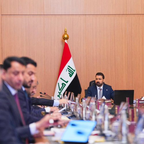 الزيدي يوجه بإعادة تقييم المديرين العامين في جميع مؤسسات الدولة