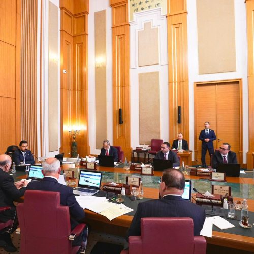 الزيدي يوجه بإعادة تقييم الفرص الاستثمارية في قطاع الكهرباء