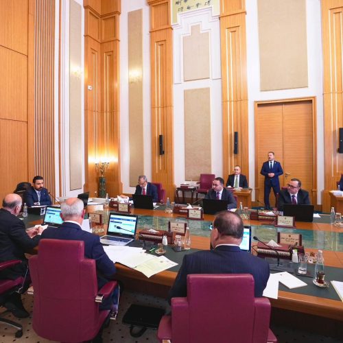 مجلس الوزراء يوافق على التعاقد مع الجانب السوري لنقل وخزن ومناولة كمّيات من النفط الخام