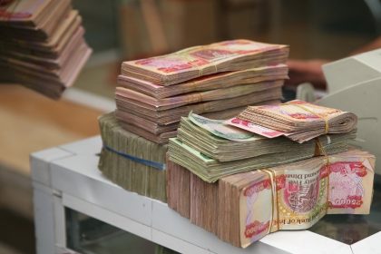 وزير الصحة يعلن استكمال إجراءات صرف رواتب الأطباء الدوريين المتأخرة لـ 3 أشهر