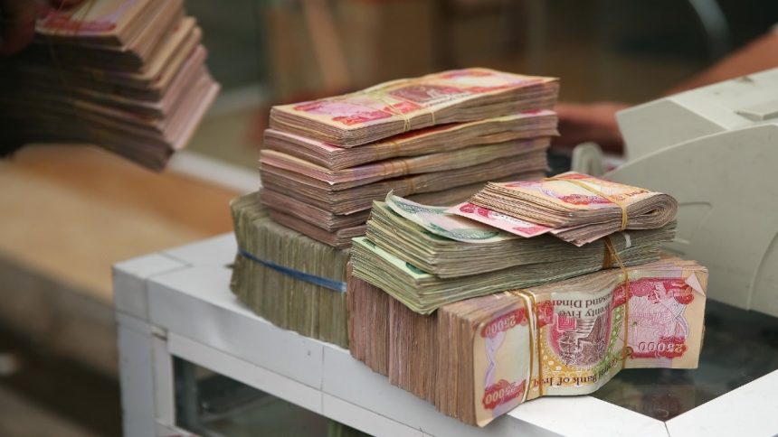 وزير الصحة يعلن استكمال إجراءات صرف رواتب الأطباء الدوريين المتأخرة لـ 3 أشهر