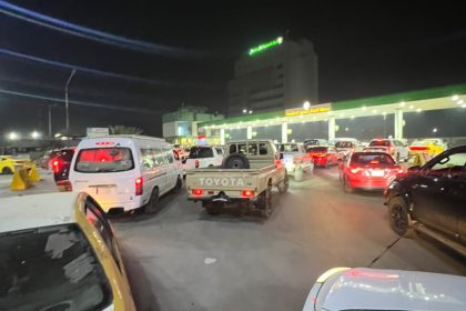 النفط: شحنات من البنزين المحسن ستصل إلى المحطات وتوجيه بالعمل 24 ساعة