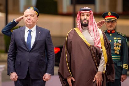 ولي العهد السعودي يبحث مع الرئيس اللبناني آخر التطورات في المنطقة