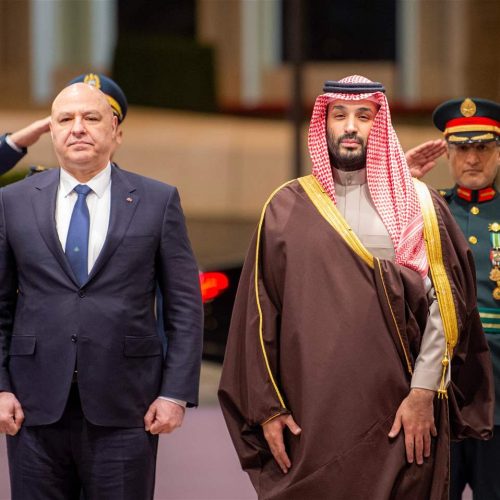 ولي العهد السعودي يبحث مع الرئيس اللبناني آخر التطورات في المنطقة